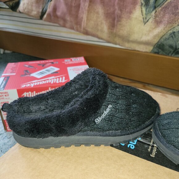 Sketchers Black Slip On - Picture 3 of 5